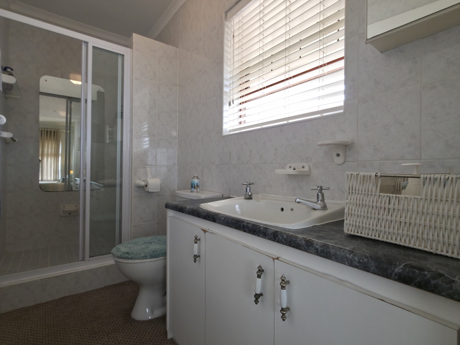 3 Bedroom Property for Sale in Wavecrest Eastern Cape